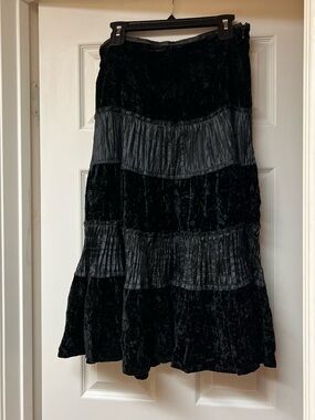 Women's Black Tiered Velvet and Satin Midi Skirt